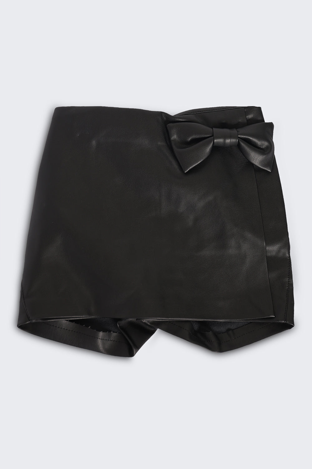 Black Mid Rise Regular Fit Shorts For Girls