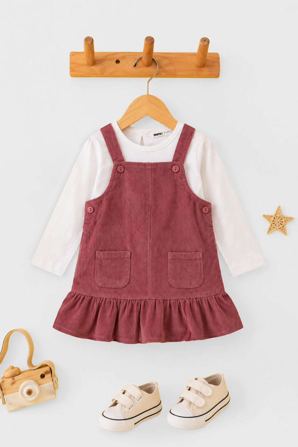 Pink Textured Regular Fit Dungaree and T-Shirt For Infant Girls