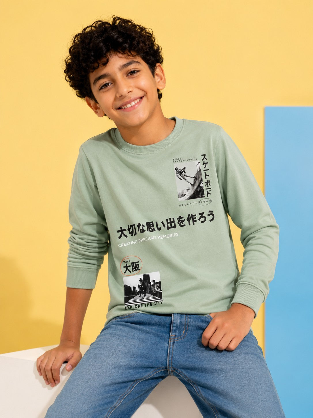 Green Graphic Regular Fit Sweatshirt