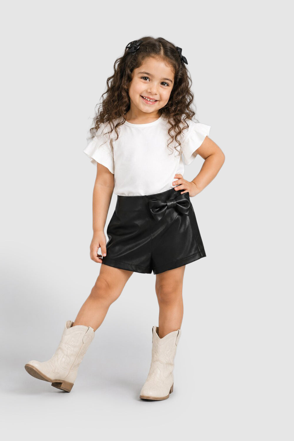 Black Mid Rise Regular Fit Shorts For Girls