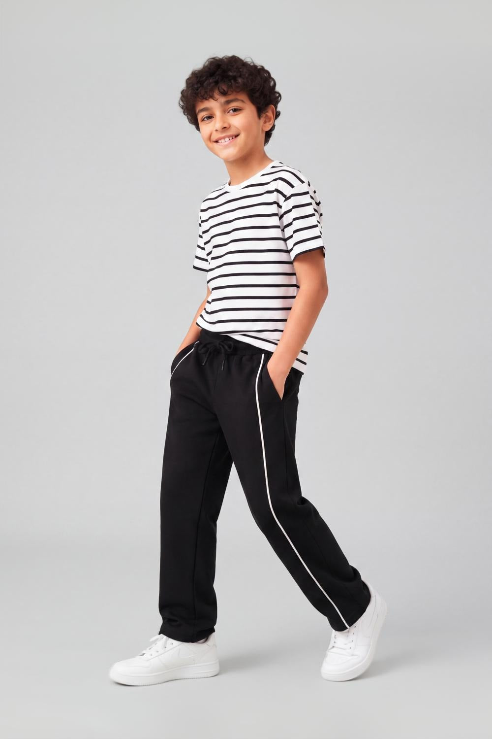 Tweens Boys Black Solid Jogger