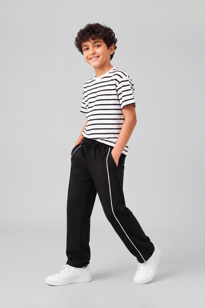 Tweens Boys Black Solid Jogger