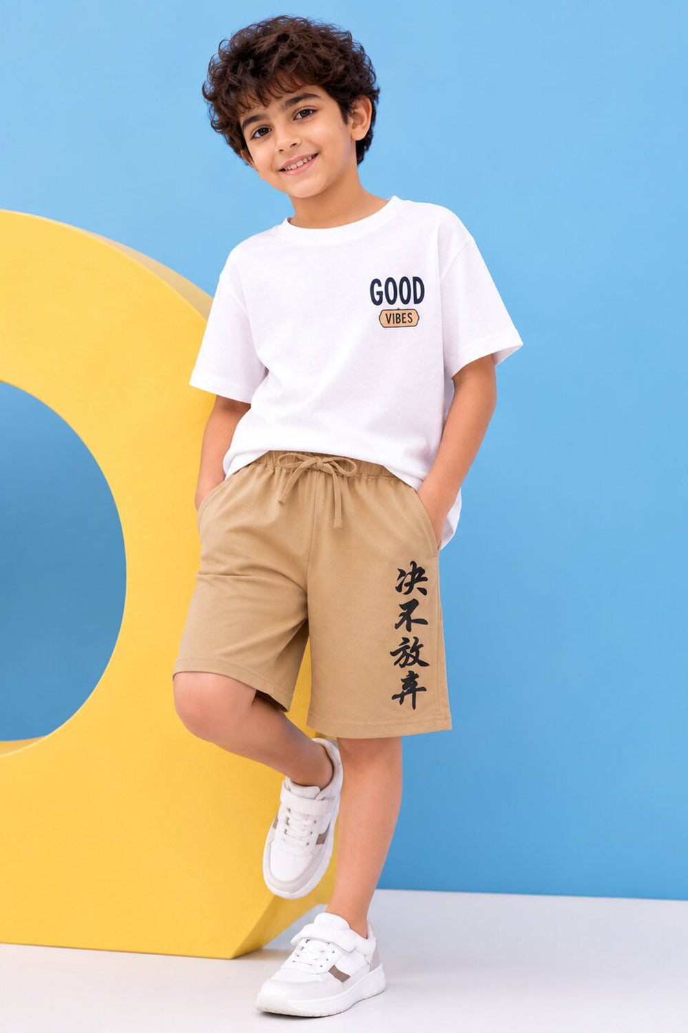 Tweens Boys Regular Fit Beige Placement Design Shorts