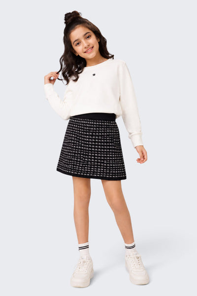 Tweens Girls Mid Rise Black Self Design Skirt