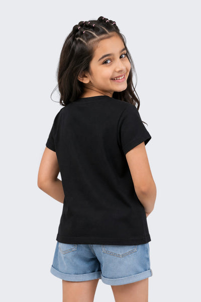 Tweens Girls Regular Fit Black Chilly Graphic T-Shirt